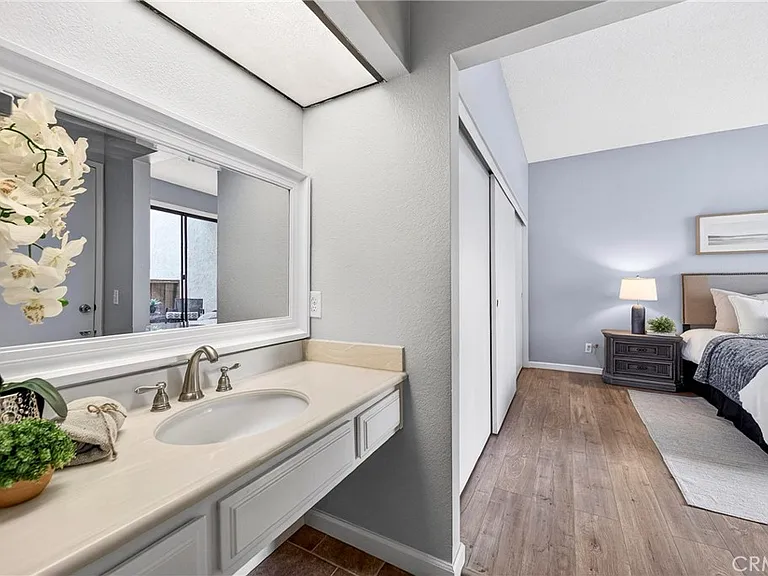 8615 Meadow Brook Ave #101 — Photo 11