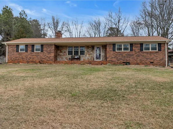 305 Clay St, Easley, SC 29642