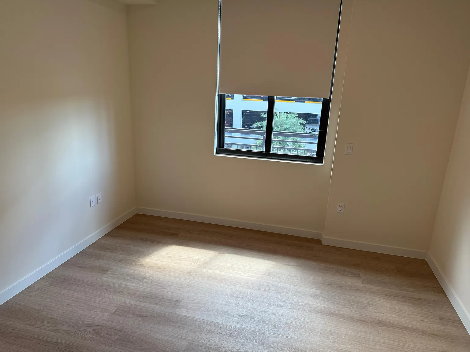 1 bed, 737 sqft, $2,339 — Photo 3