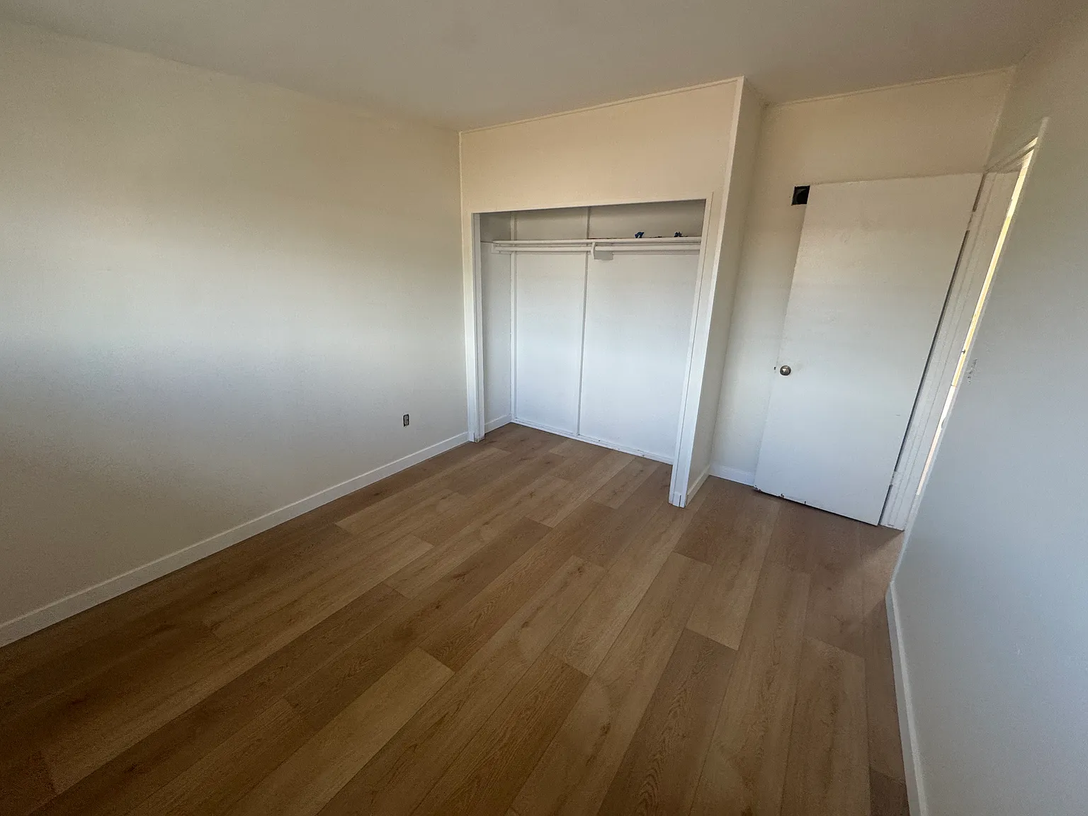 2 bed, 812 sqft, $1,400 — Photo 2