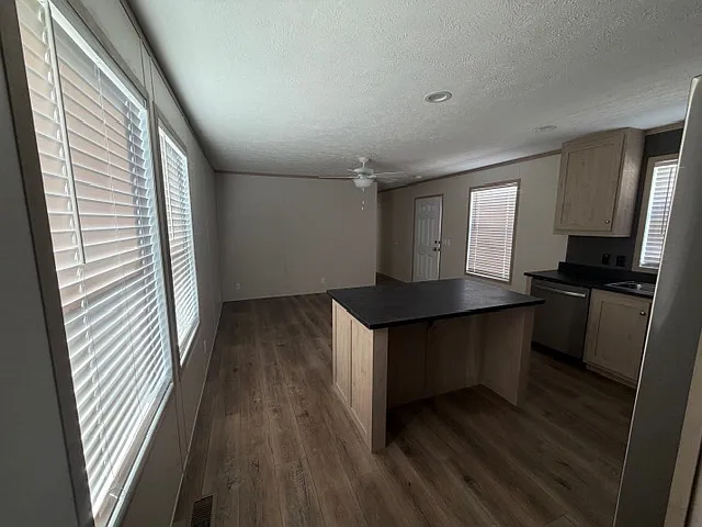 3BR 2BA in Warren — Photo 4