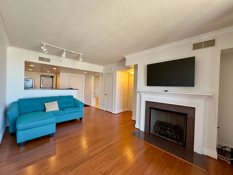 414 Water St #2306 — Photo 8