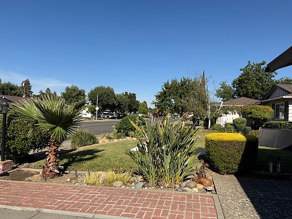 4th image of 8238 Lake Forest Dr