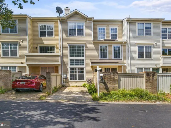 8808 Sturbridge Pl, Gaithersburg, MD 20886