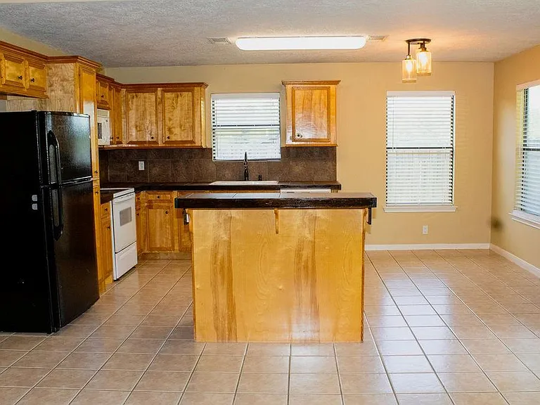 9550 Thousand Oaks Loop — Photo 11
