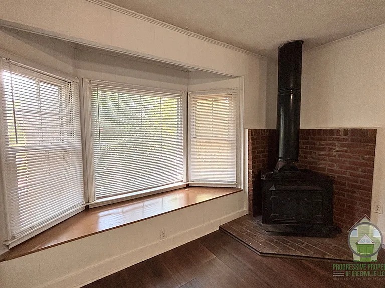109 Buist Ave — Photo 12