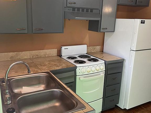 2nd image of 568 N Broadway APT 23