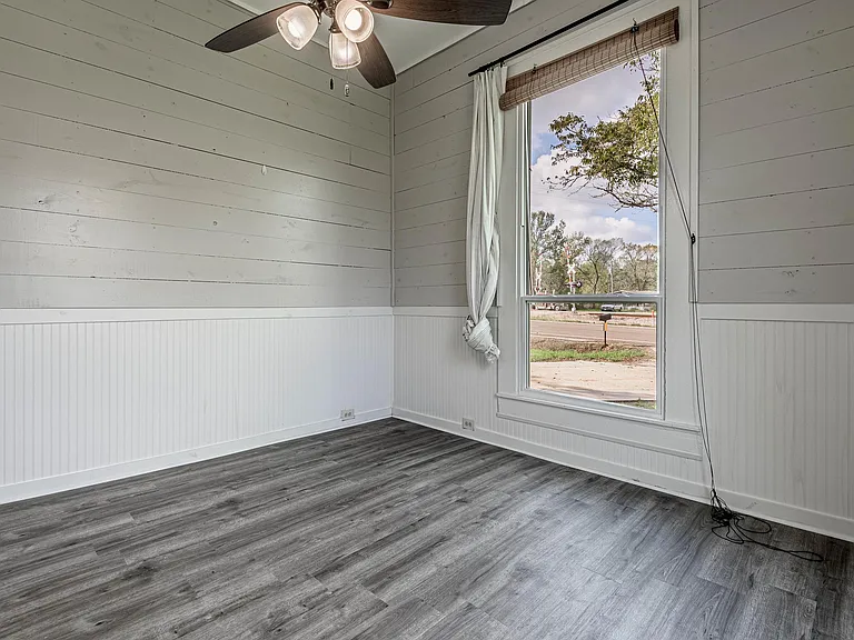 246 FM 405 — Photo 12