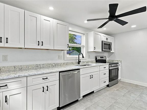 4th image of 53 Pell Ave