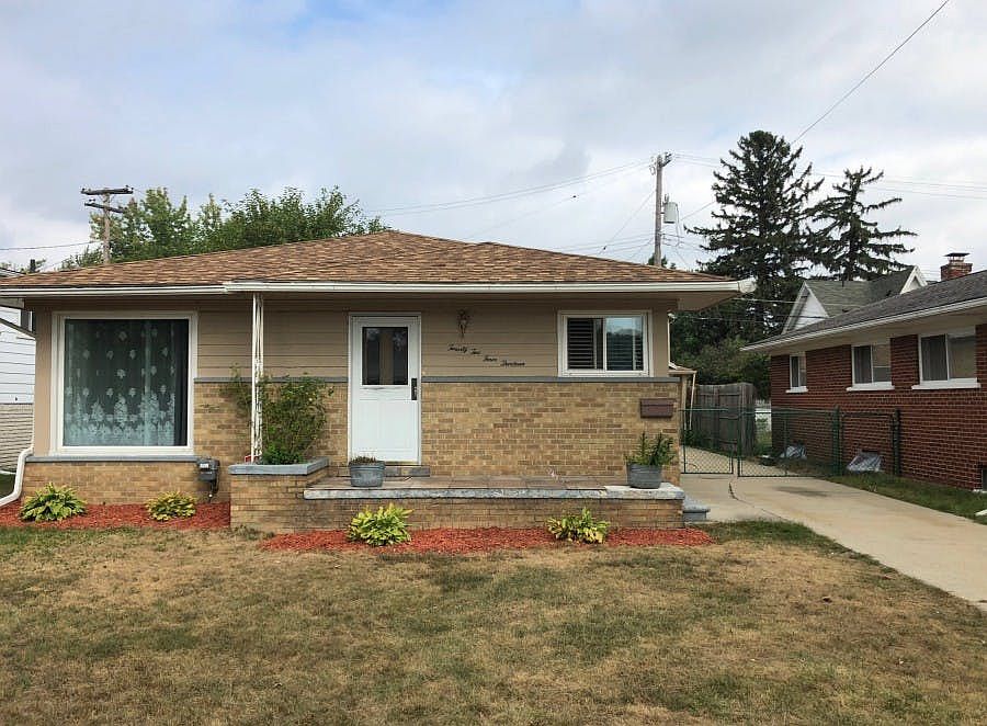 1st image of 22413 Millenbach St