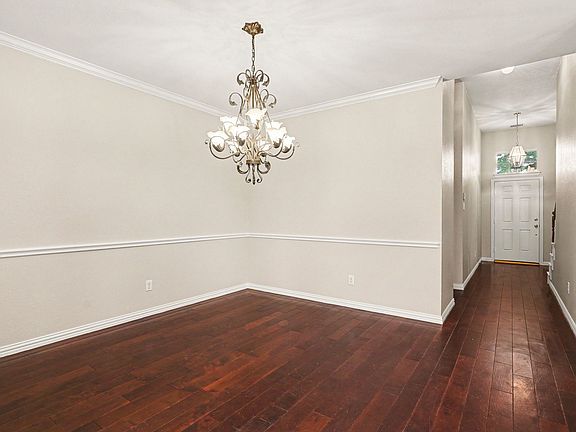 4th image of 11829 Warbler Ln