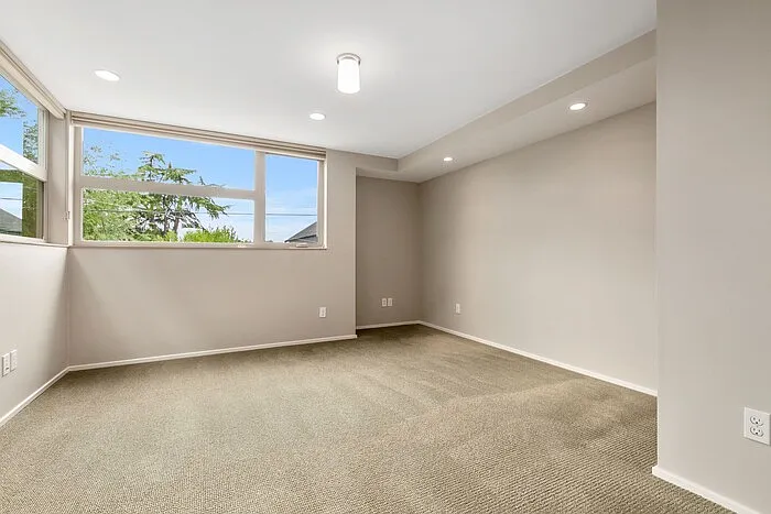 2351 Yale Ave E — Photo 27