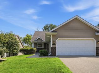 644 Overlook Dr, Roseville, MN 55113
