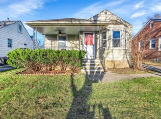 19163 Elkhart St, Harper Woods, MI 48225