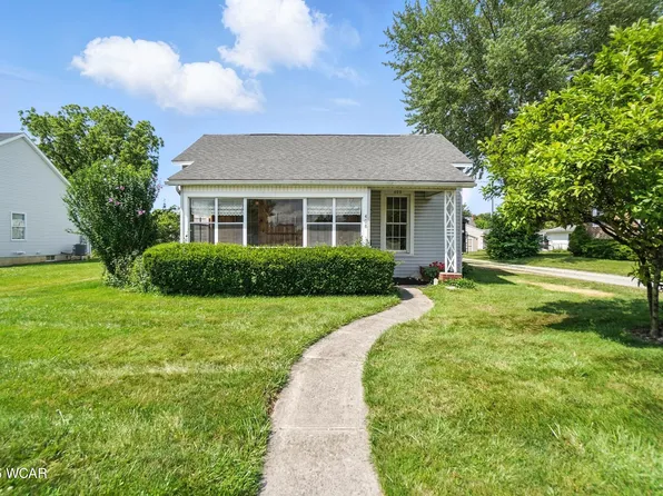 408 W Benton St, Wapakoneta, OH 45895