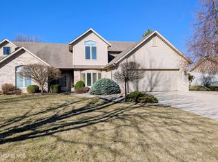 301 N Pointe Dr, Archbold, OH