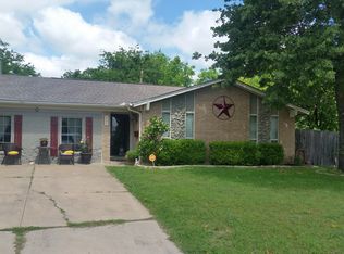 307 Robin Ct, Burleson, TX 76028