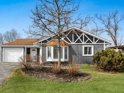 10 Evergreen Ln, Carpentersville, IL, 60110