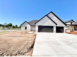 2221 Crane Ave, Pea Ridge, AR 72751