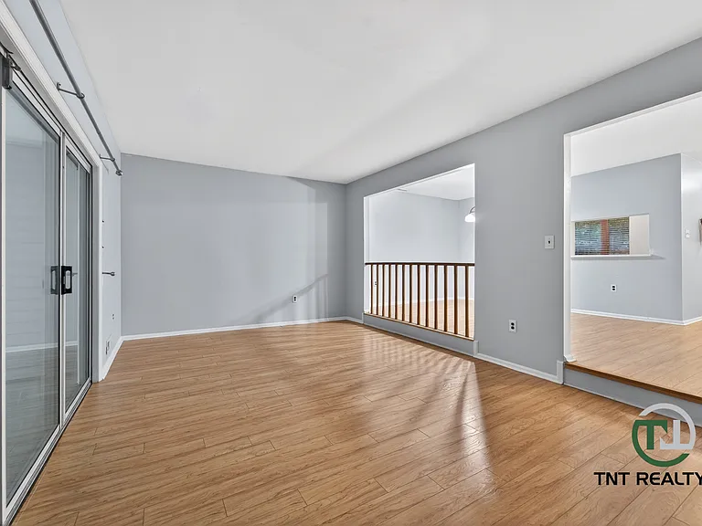 323 Constitution Cir — Photo 10