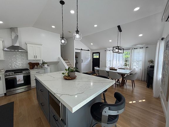 5th image of 23 Lambert Cir