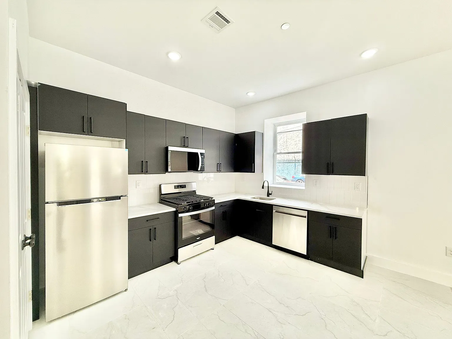 1 bed, 600 sqft, $1,895 — Photo 1