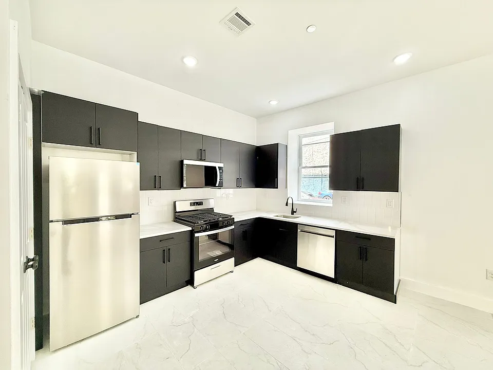 98 Clinton Ave #101A