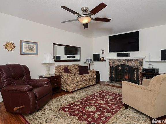 3rd image of 6944 Stanford Oak Dr