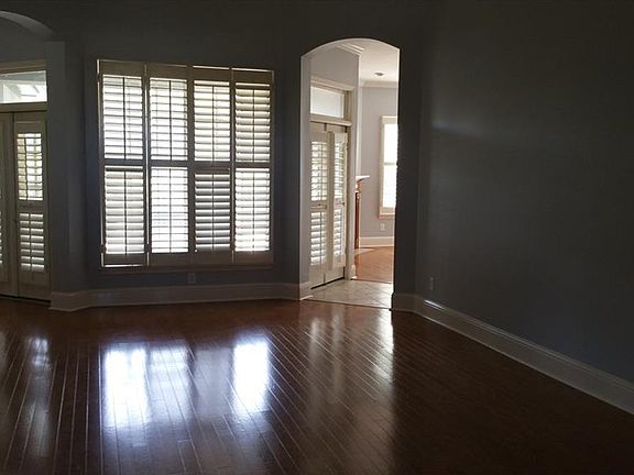 5th image of 8613 Carillion Pl
