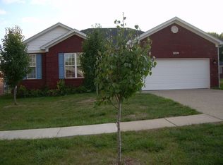 112 Holly Hills Dr, Fairdale, KY 40118