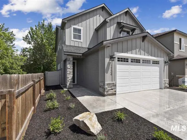 2134 N Woodcreek St, Boise, ID 83704