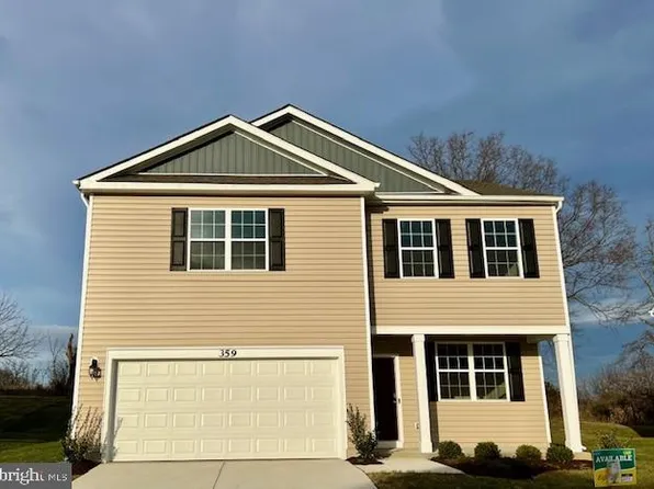 155 Gatehouse Pl, Charles Town, WV 25414