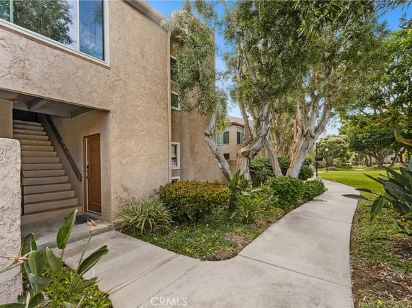 16985 Bluewater Ln, Huntington Beach, CA 92649