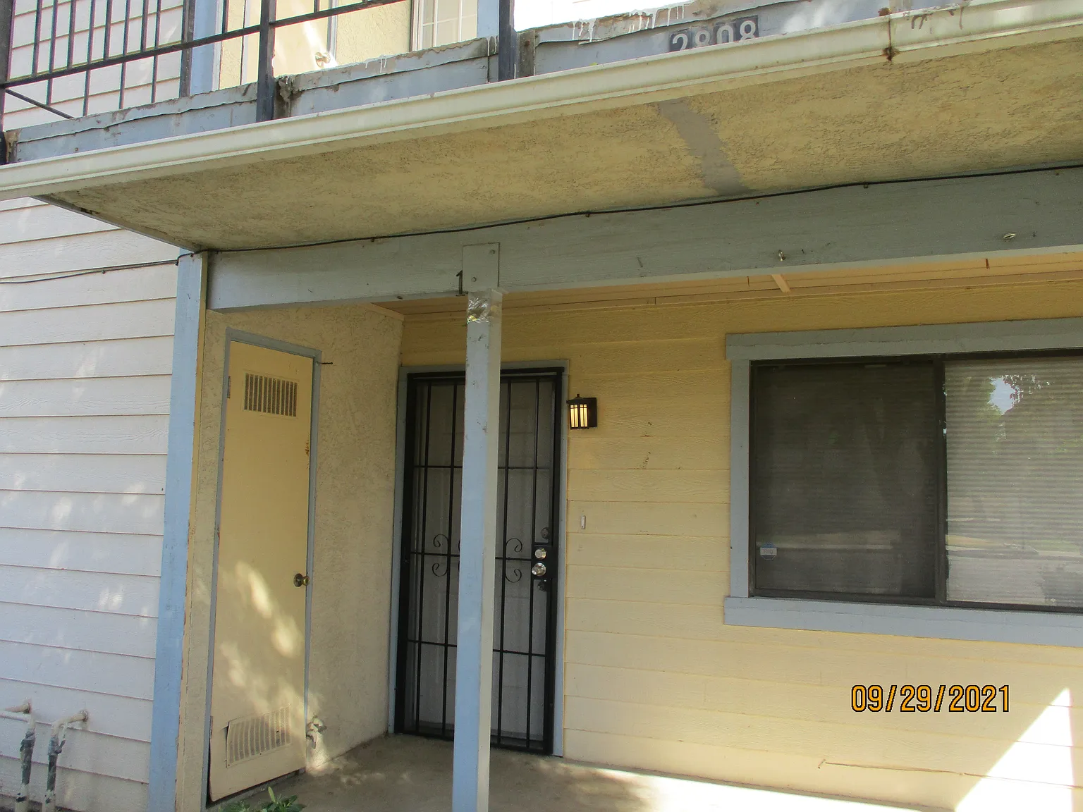 3 bed, 3784 sqft, $1,350 — Photo 1