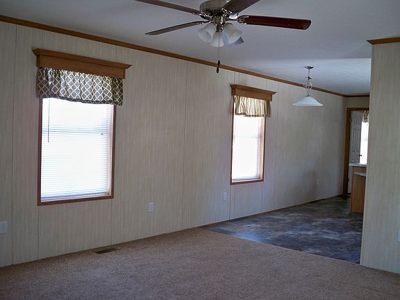 3rd image of 12 Pine Ct