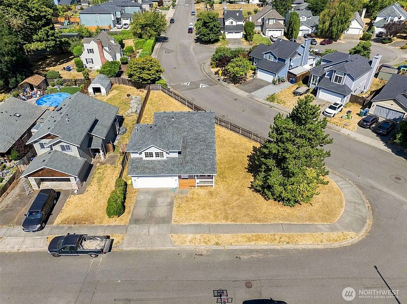 2nd image of 6521 26th ST NE