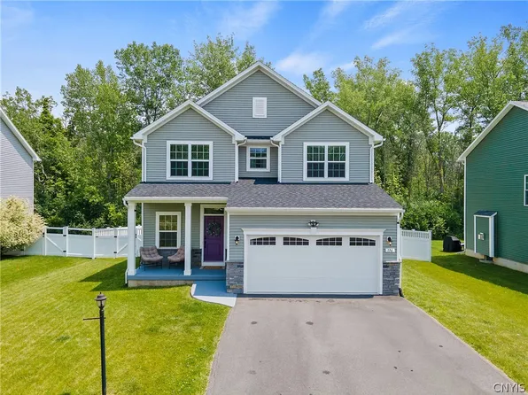 136 Giddings Trl, Baldwinsville, NY 13027