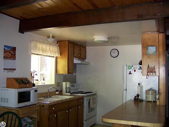 3rd image of 24258 White Fir Dr