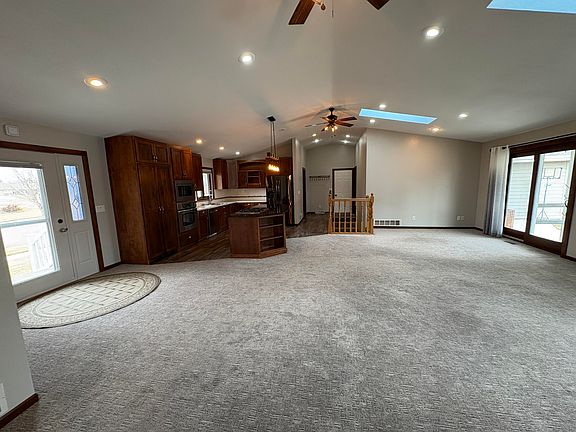 4th image of 26 Arrowhead Pass