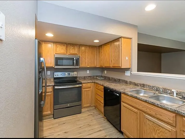 2712 Cloud Ct — Photo 2