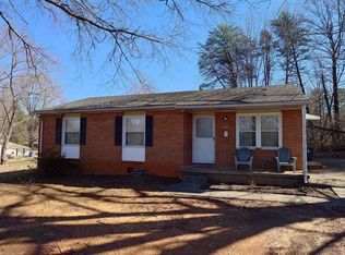 5205 Oak Ridge Ct, Winston Salem, NC 27105