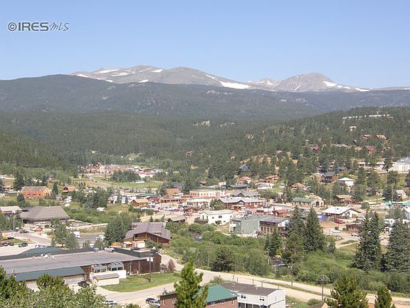 3rd image of 136 Ponderosa Dr