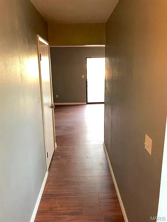 2 bed, 1.0 bath, 900 sqft, $975 — Photo 4