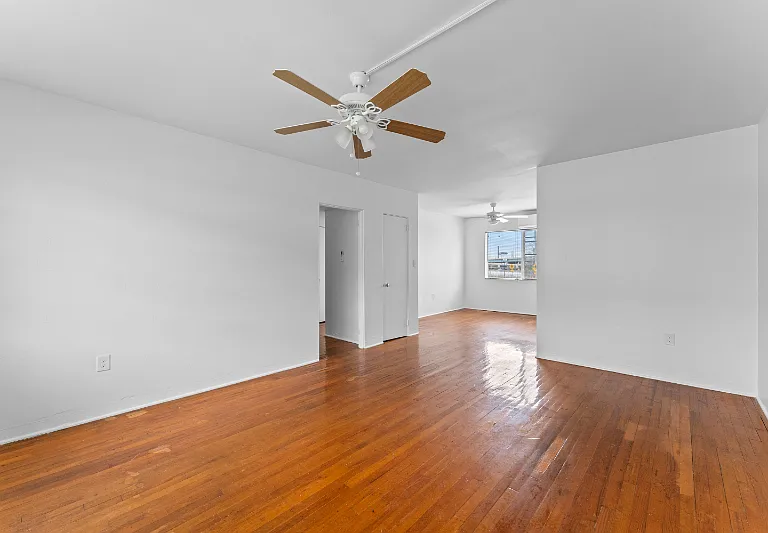 Concord Lake Apartments — Photo 9