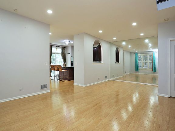3rd image of 149 Fulbright Ln