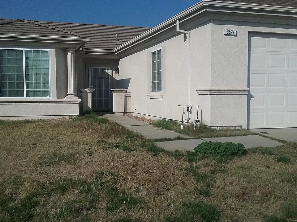 3527 Griffith Dr