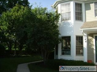 542 Bradbury Ln, Geneva, IL 60134