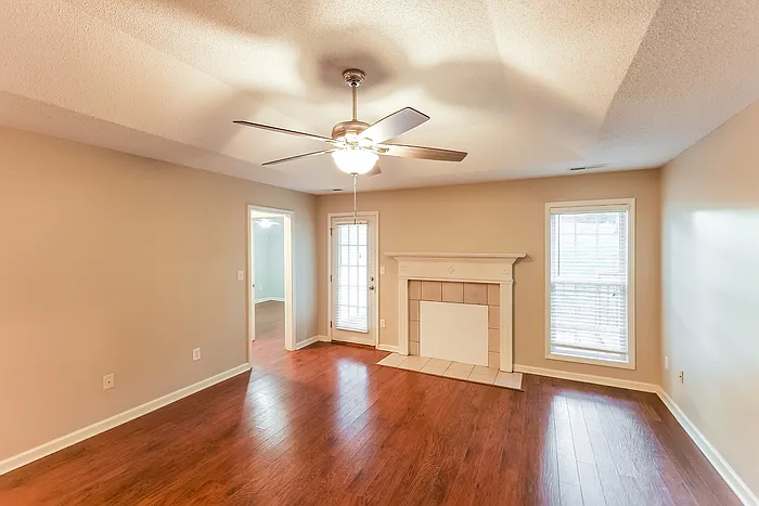 112 Hayloft Ct — Photo 3
