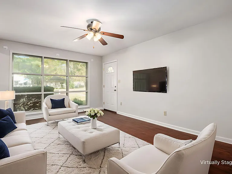 990 Kramer Ave — Photo 3