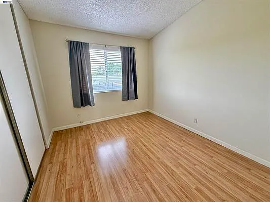 3835 Yorkshire St — Photo 18